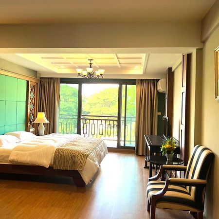 Quinstel Hostel กรุงเทพมหานคร ภายนอก รูปภาพ