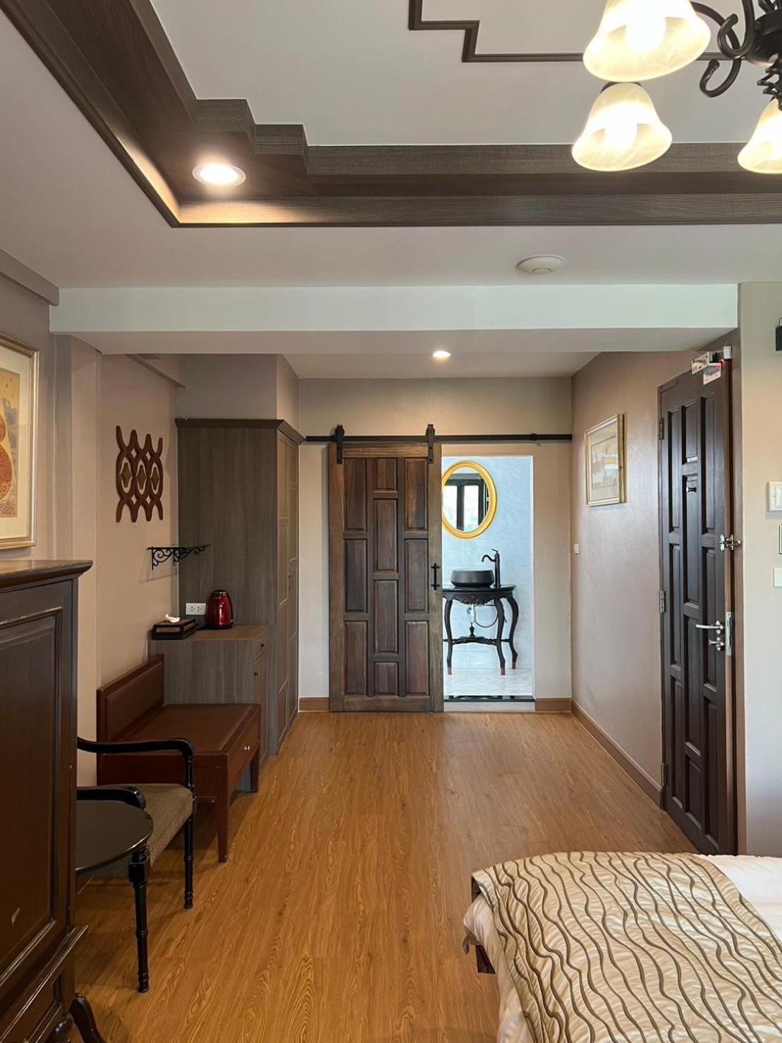 Quinstel Hostel กรุงเทพมหานคร ภายนอก รูปภาพ