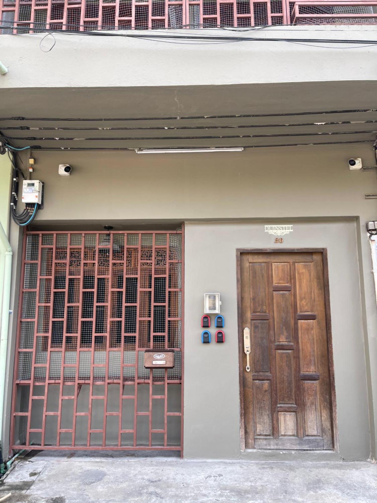 Quinstel Hostel กรุงเทพมหานคร ภายนอก รูปภาพ
